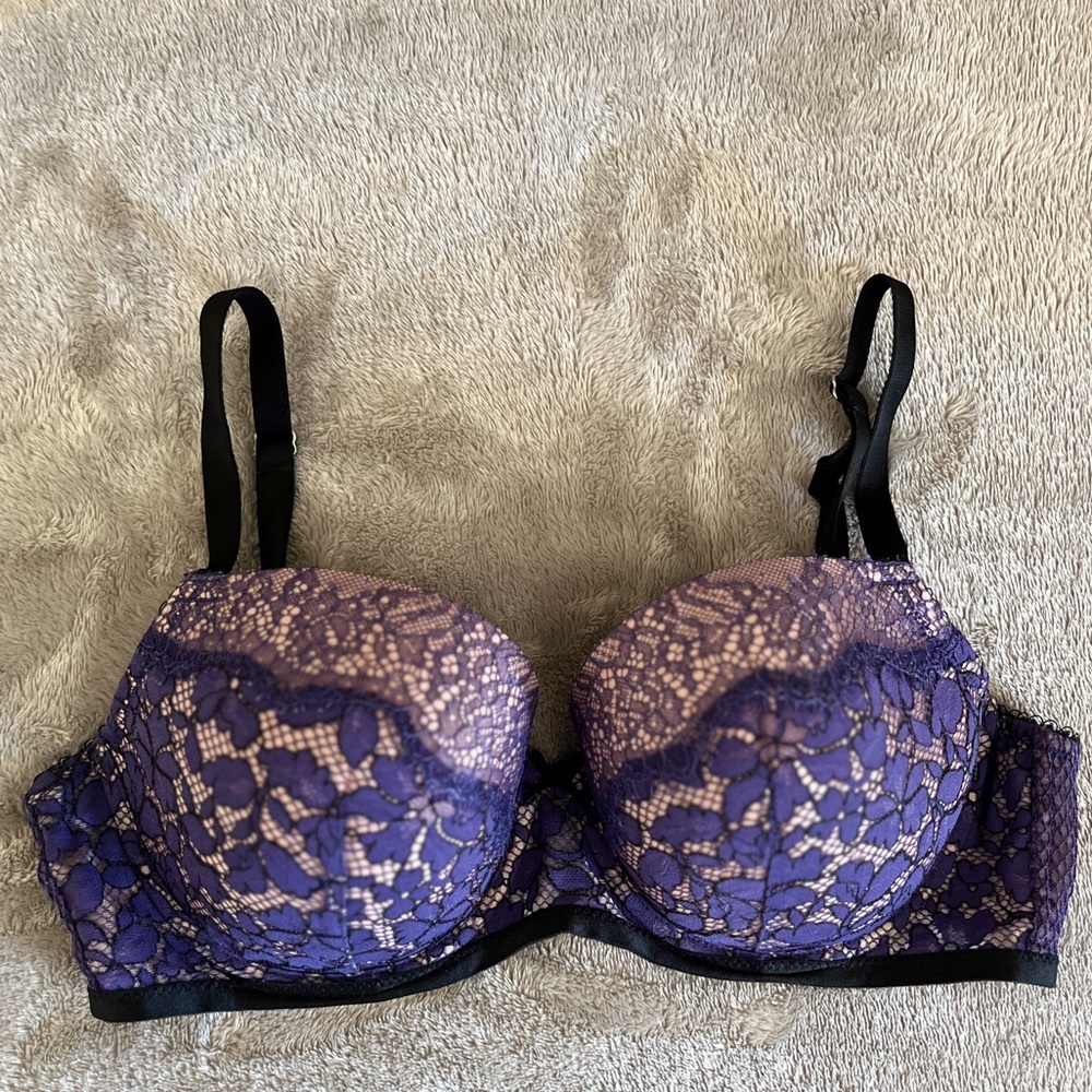 Gently used Victorias secrete bra.